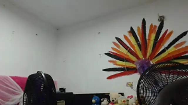 Snapshot of maggi_hotsson chatting on May 10, 12:49 am maggi hotsson online show from May 10, 12:49 am