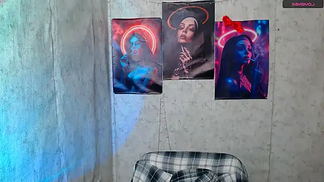 JuliaTopp  online show from January 9, 7:44 am