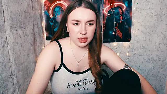 JuliaTopp  online show from March 10, 7:46 am