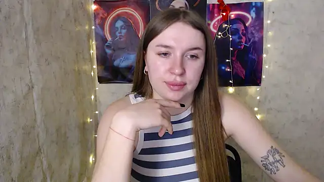 JuliaTopp  online show from March 13, 8:10 am