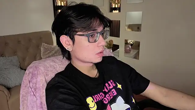 Snapshot of davoxer chatting on June 19, 3:22 am davoxer online show from June 19, 3:22 am