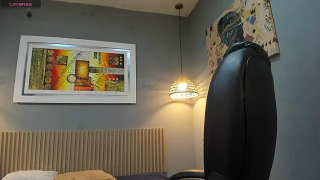 Snapshot of markbowie chatting on February 28, 1:23 pm markbowie online show from February 28, 1:23 pm