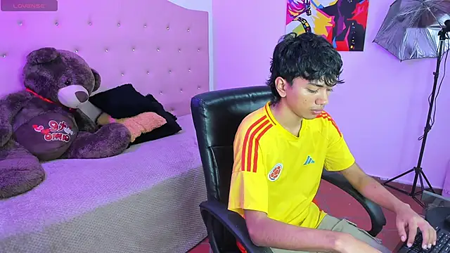 Snapshot of markbowie chatting on March 1, 3:25 pm markbowie online show from March 1, 3:25 pm