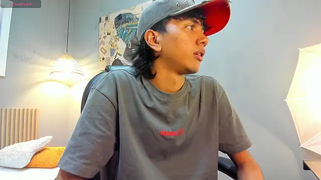 Snapshot of markbowie chatting on March 13, 8:04 pm markbowie online show from March 13, 8:04 pm