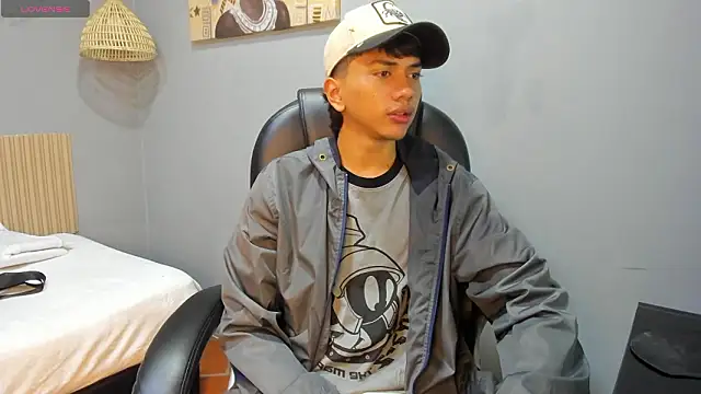 Snapshot of markbowie chatting on March 22, 12:08 pm markbowie online show from March 22, 12:08 pm