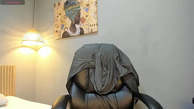 Snapshot of markbowie chatting on March 25, 7:53 pm markbowie online show from March 25, 7:53 pm