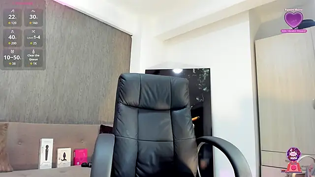 lily cash1 online show from October 18, 7:14 pm