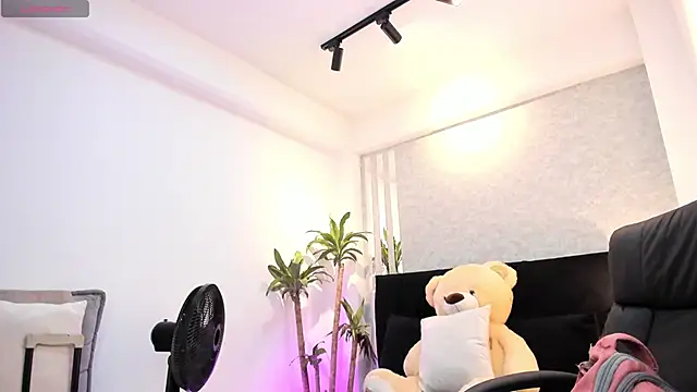 lily cash1 online show from January 7, 2:19 pm