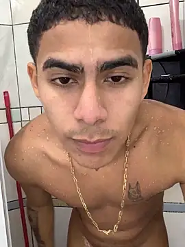 Snapshot of Novindot23cm chatting on January 6, 10:12 pm Novindot23cm online show from January 6, 10:12 pm