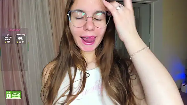 Snapshot of blessme_G chatting on October 23, 2:22 am blessme G online show from October 23, 2:22 am