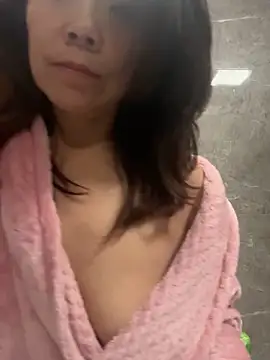 anna yngs online show from September 27, 1:21 am