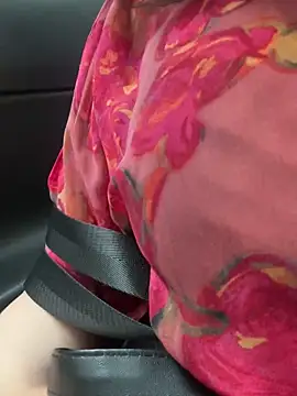 anna yngs online show from June 9, 11:33 am