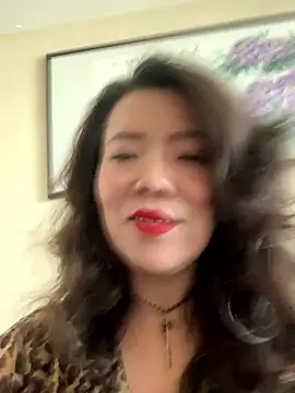 anna yngs online show from June 10, 4:01 am