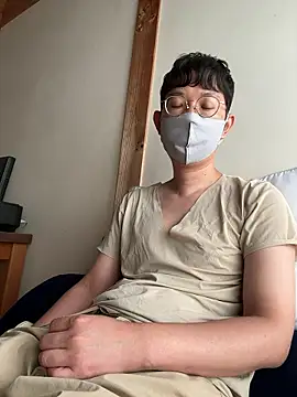 tom19899q online show from September 17, 7:21 am