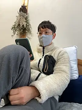 tom19899q online show from December 4, 10:29 pm