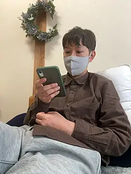 tom19899q online show from December 17, 5:46 am