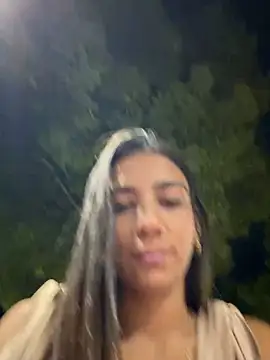 -juicy  online show from December 15, 11:31 pm