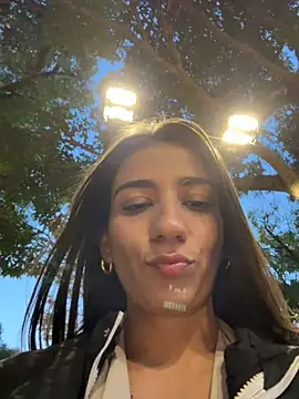 -juicy  online show from December 20, 10:50 pm