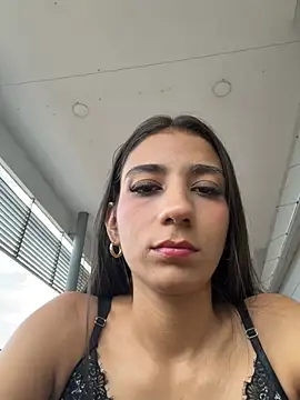 -juicy  online show from May 3, 9:32 pm