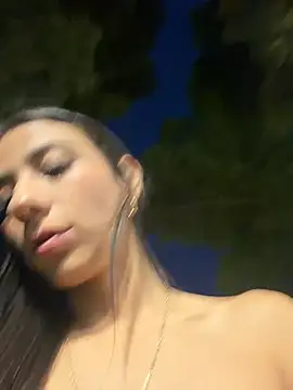 -juicy  online show from May 10, 11:32 pm