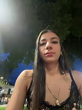 -juicy  online show from May 12, 11:24 pm