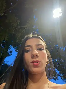 -juicy  online show from June 13, 11:24 pm
