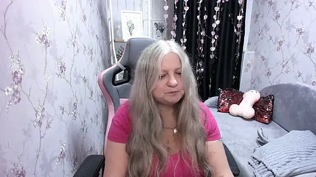 Snapshot of silver_moon_light chatting on October 2, 9:22 pm silver moon light online show from October 2, 9:22 pm