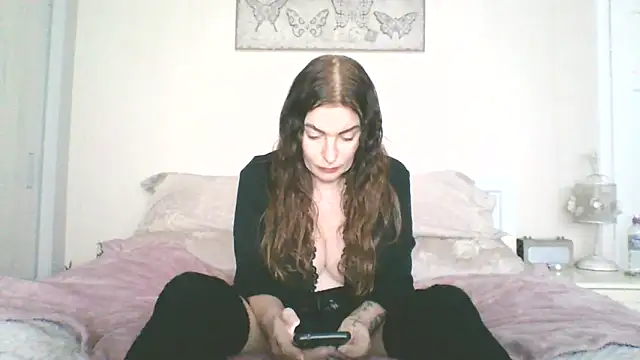 EllaKent online show from February 4, 3:40 pm