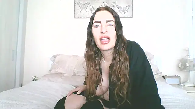 Snapshot of EllaKent chatting on April 13, 9:15 am EllaKent online show from April 13, 9:15 am