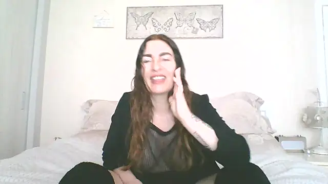 Snapshot of EllaKent chatting on April 17, 9:12 am EllaKent online show from April 17, 9:12 am