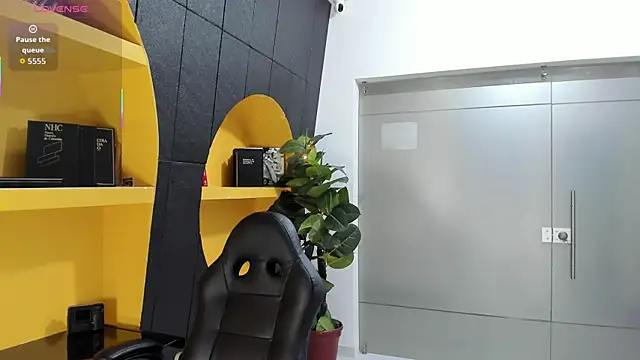 VioletLux online show from September 19, 7:47 pm