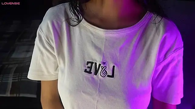 NidhiChandra online show from October 13, 1:00 pm