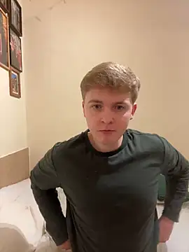 Snapshot of bigyoungman18 chatting on November 4, 2:32 am bigyoungman18 online show from November 4, 2:32 am