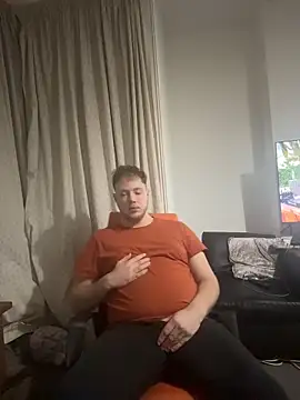 Snapshot of yourmaster2025 chatting on February 8, 12:58 am yourmaster2025 online show from February 8, 12:58 am