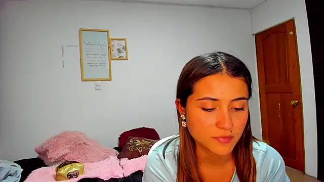 Ana  Pink online show from October 4, 12:30 am