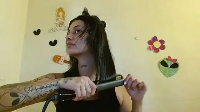 Snapshot of Akasha001 chatting on October 16, 7:59 pm Akasha001 online show from October 16, 7:59 pm