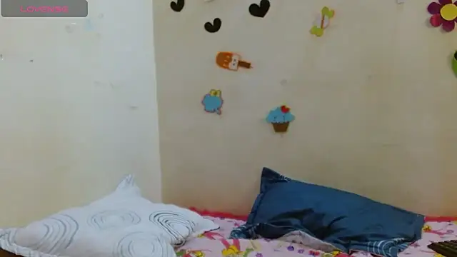 Akasha001 online show from November 6, 11:22 am