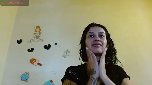 Akasha001 online show from November 20, 6:40 pm