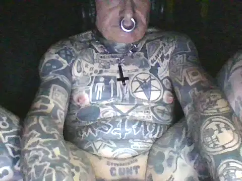 Snapshot of object857 chatting on October 14, 12:44 am object857 online show from October 14, 12:44 am