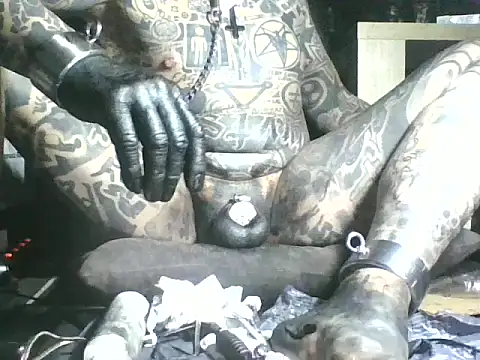 Snapshot of object857 chatting on November 1, 12:01 am object857 online show from November 1, 12:01 am