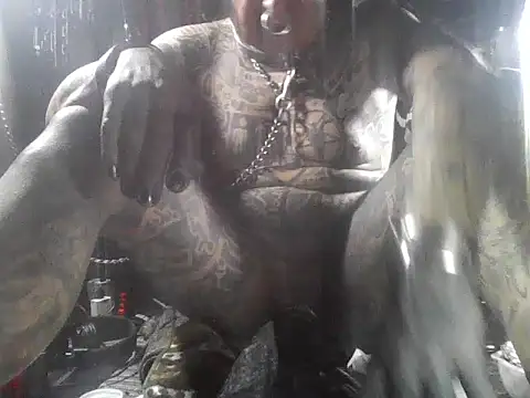 Snapshot of object857 chatting on December 4, 8:39 pm object857 online show from December 4, 8:39 pm