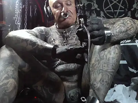 Snapshot of object857 chatting on December 14, 8:57 pm object857 online show from December 14, 8:57 pm