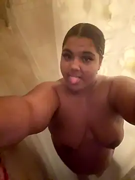 Snapshot of 1n0nlythroat chatting on October 16, 2:12 am 1n0nlythroat online show from October 16, 2:12 am