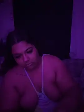 Snapshot of 1n0nlythroat chatting on October 18, 8:26 am 1n0nlythroat online show from October 18, 8:26 am