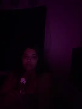 Snapshot of 1n0nlythroat chatting on October 26, 10:10 am 1n0nlythroat online show from October 26, 10:10 am