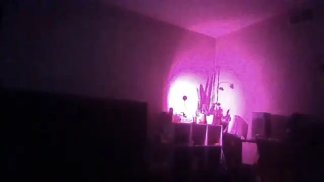 1n0nlythroat online show from May 29, 11:47 pm