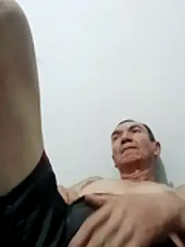 Snapshot of dionsa chatting on December 4, 1:26 am dionsa online show from December 4, 1:26 am