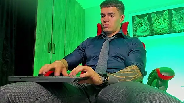 ALPHA DOMINUS  online show from September 14, 4:00 am