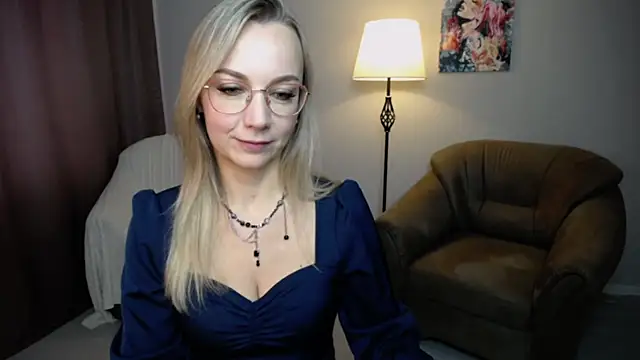 Snapshot of Ava_Elior chatting on September 25, 10:19 am Ava Elior online show from September 25, 10:19 am