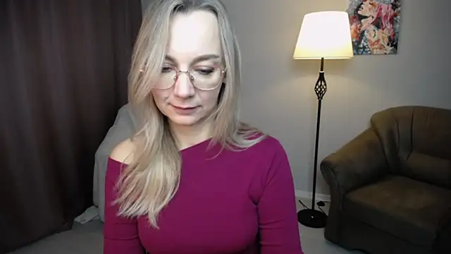 Snapshot of Ava_Elior chatting on October 12, 6:12 am Ava Elior online show from October 12, 6:12 am